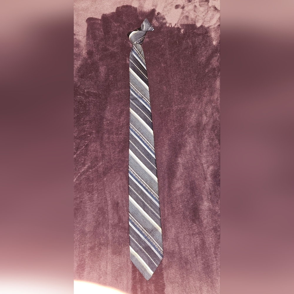 Regiments LTD Vintage Necktie-Navy/Silver Stripe